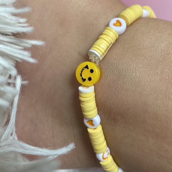 PREPPY JEWELRY YELLOW AND GREEN BRACELET AND ANKLET - Picture 2 of 3